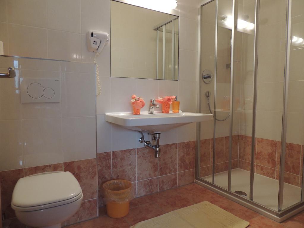 Gaestehaus Regina Uderns Habitación foto
